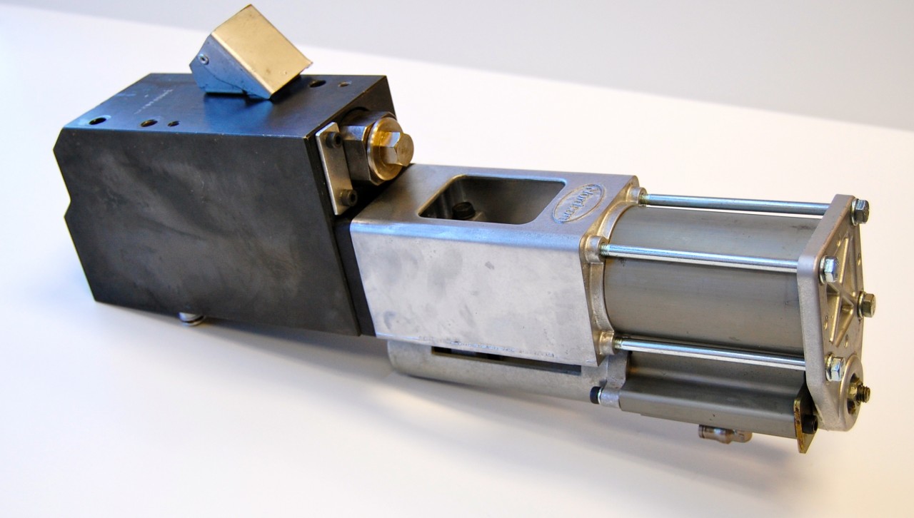 Pompa tłokowa zbiornika ProBlue 14:1 — zamiennik hot melt, nr katalogowy HOTMELT HM01.1008.51-2, OEM 1028303, 561xx209, 168770 (Pompy tłokowe)